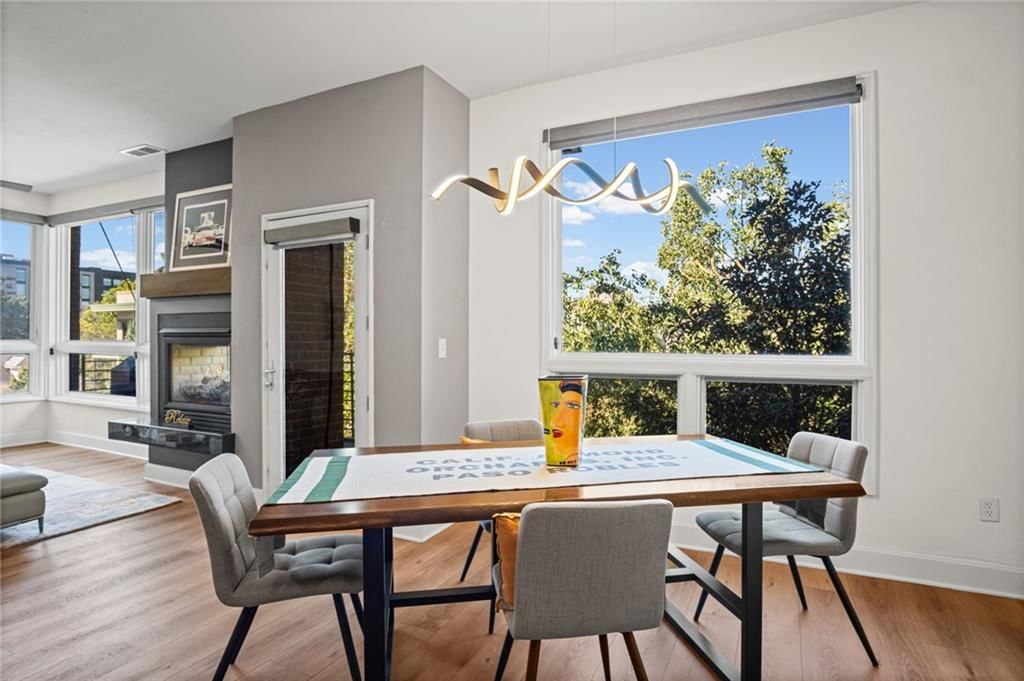 Photo 5 of 23 - 4521 Wornall Road #201, Kansas City, MO 64111
