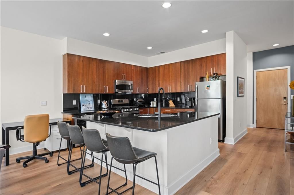 Photo 6 of 23 - 4521 Wornall Road #201, Kansas City, MO 64111