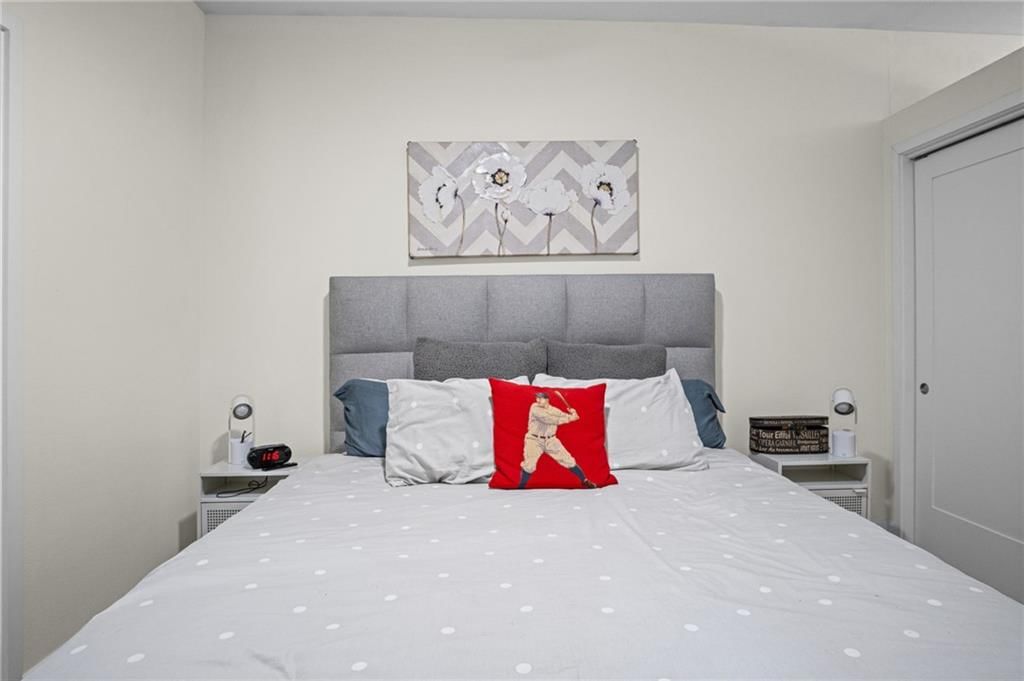 Photo 15 of 23 - 4521 Wornall Road #201, Kansas City, MO 64111