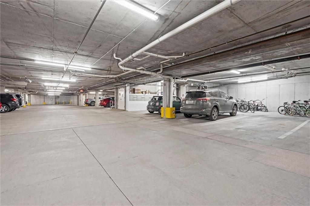 Photo 16 of 23 - 4521 Wornall Road #201, Kansas City, MO 64111