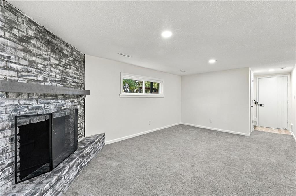 Photo 29 of 38 - 8915 E 57TH Street, Raytown, MO 64133