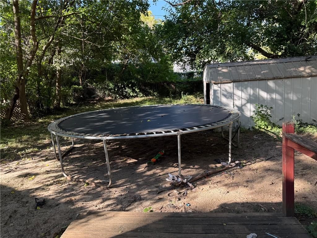 Photo 6 of 10 - 4738 Woodend Avenue, Kansas City, KS 66106
