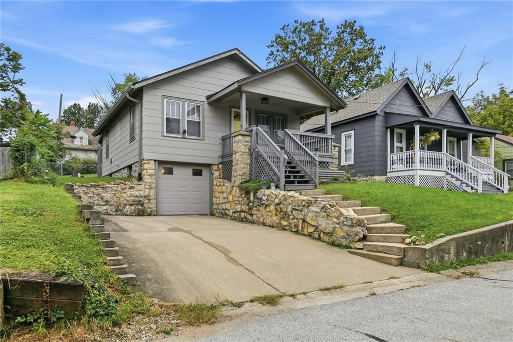 124 S Myrtle Street, Excelsior Springs, MO: listing photo 3