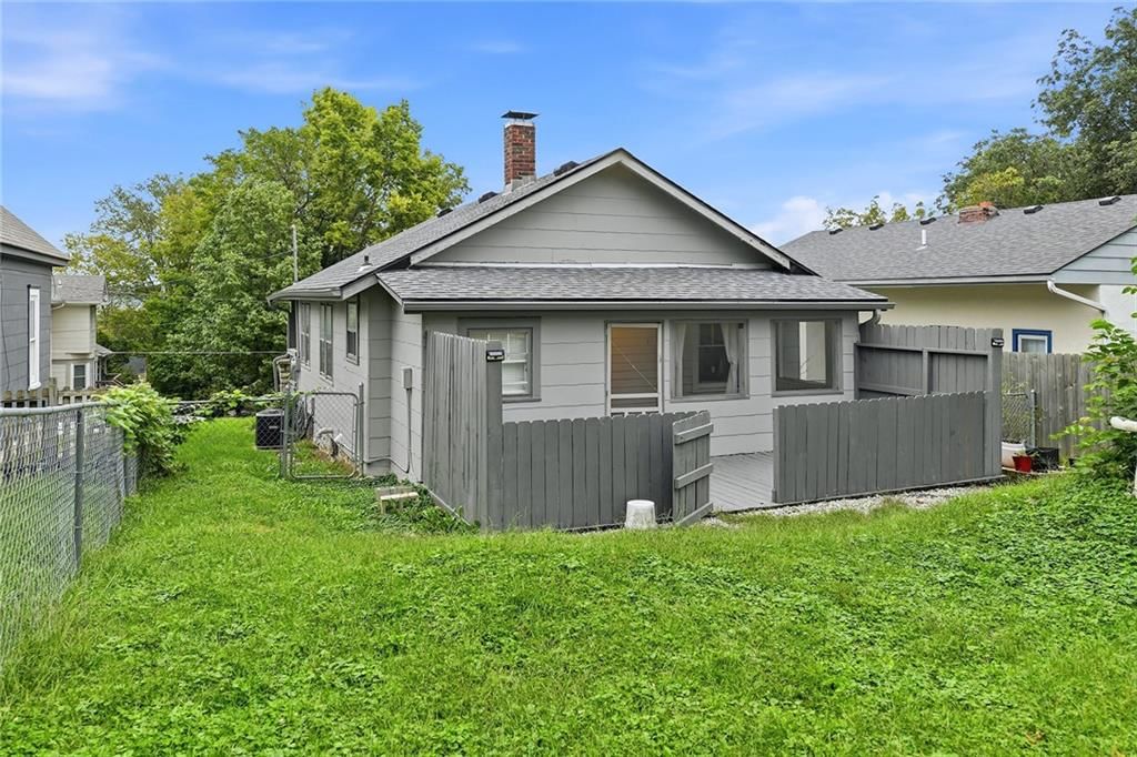 Photo 7 of 26 - 124 S Myrtle Street, Excelsior Springs, MO 64024
