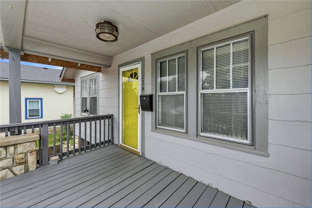 Photo 8 of 26 - 124 S Myrtle Street, Excelsior Springs, MO 64024