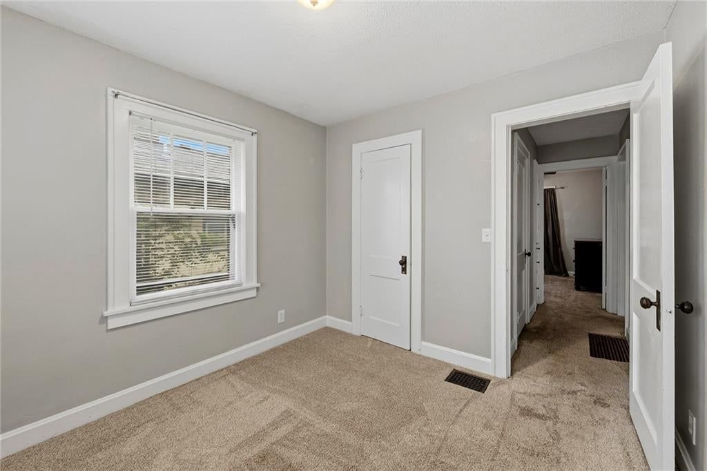 Photo 19 of 26 - 124 S Myrtle Street, Excelsior Springs, MO 64024