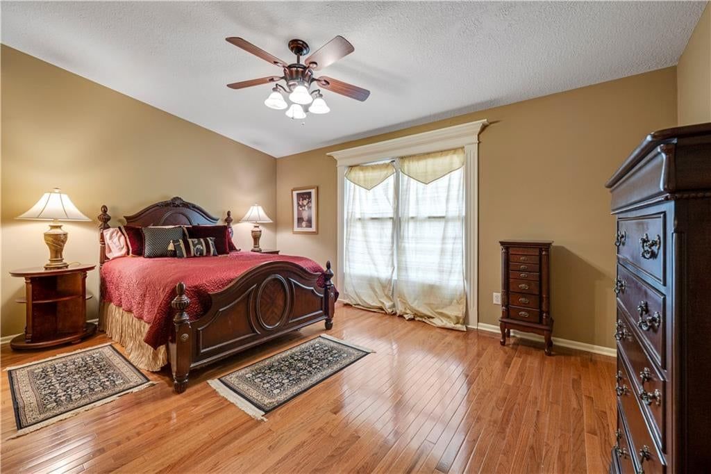 Photo 12 of 26 - 14918 W 64th Street, Shawnee, KS 66216