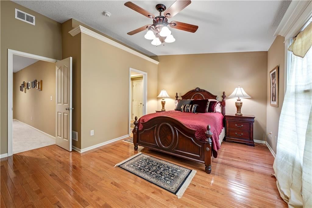 Photo 13 of 26 - 14918 W 64th Street, Shawnee, KS 66216
