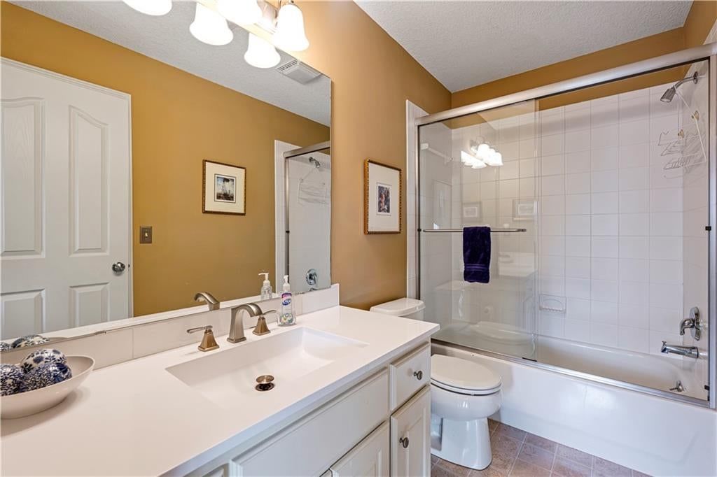 Photo 17 of 26 - 14918 W 64th Street, Shawnee, KS 66216