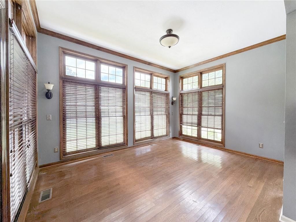 Wall of windows at 6836 Glenwood Street, Overland Park, KS 66204