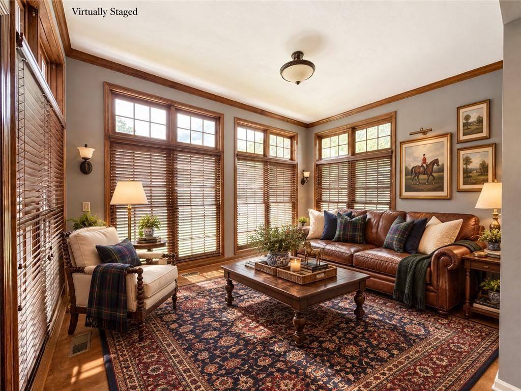 Photo 11 of 30 - 6836 Glenwood Street, Overland Park, KS 66204