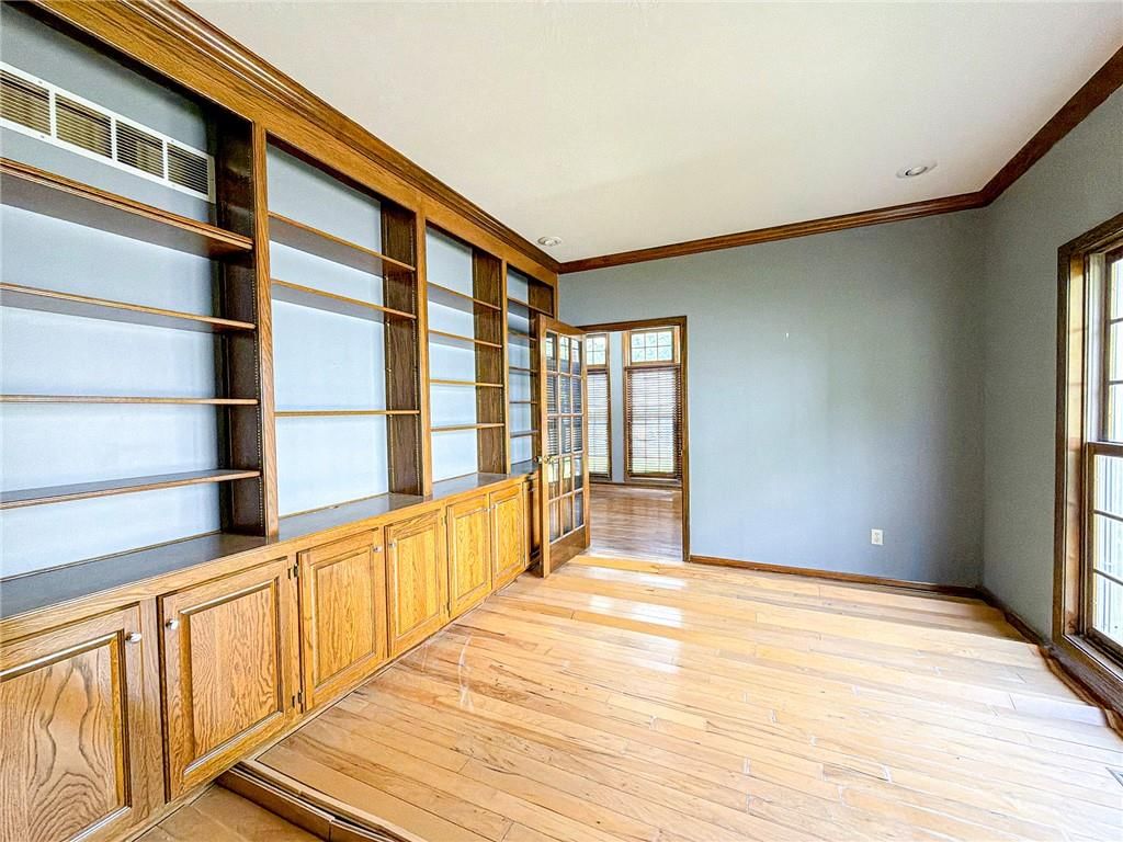 Home office at 6836 Glenwood Street, Overland Park, KS 66204