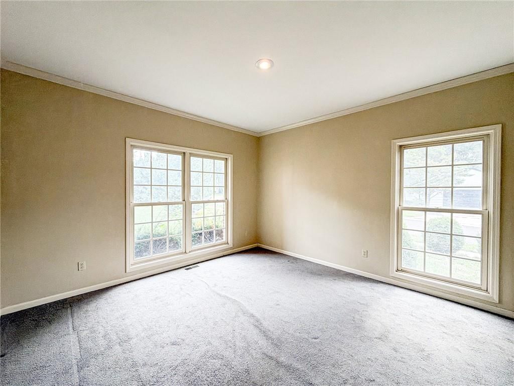 Photo 14 of 30 - 6836 Glenwood Street, Overland Park, KS 66204