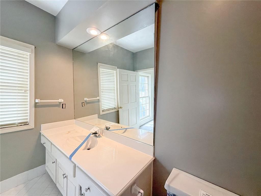Photo 15 of 30 - 6836 Glenwood Street, Overland Park, KS 66204