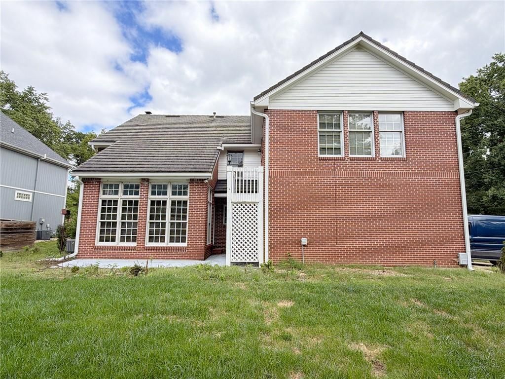 Photo 29 of 30 - 6836 Glenwood Street, Overland Park, KS 66204