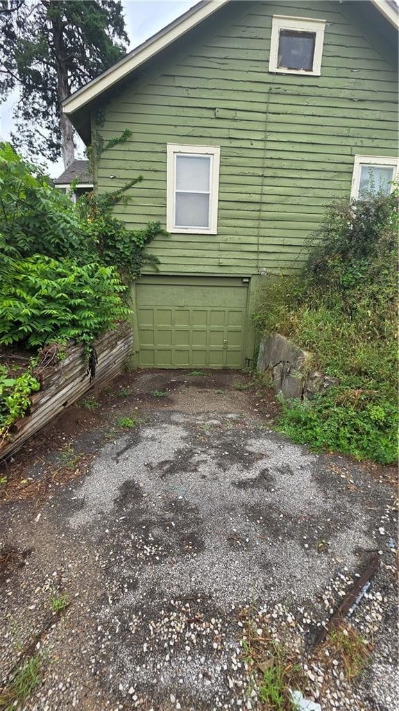 8145 Holmes Road — photo 8