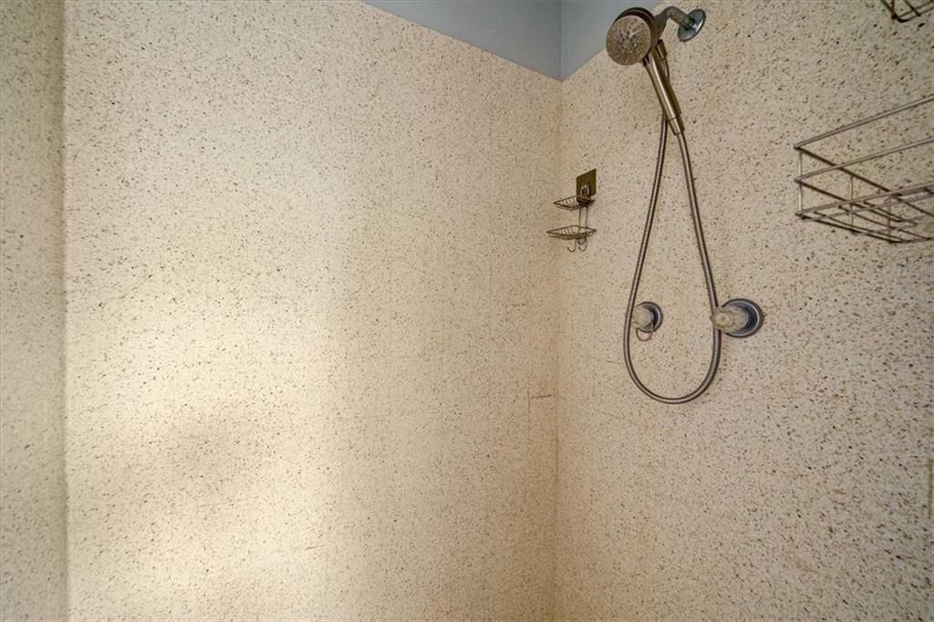 Photo 16 of 29 - 2611 N 83rd Street, Kansas City, KS 66109