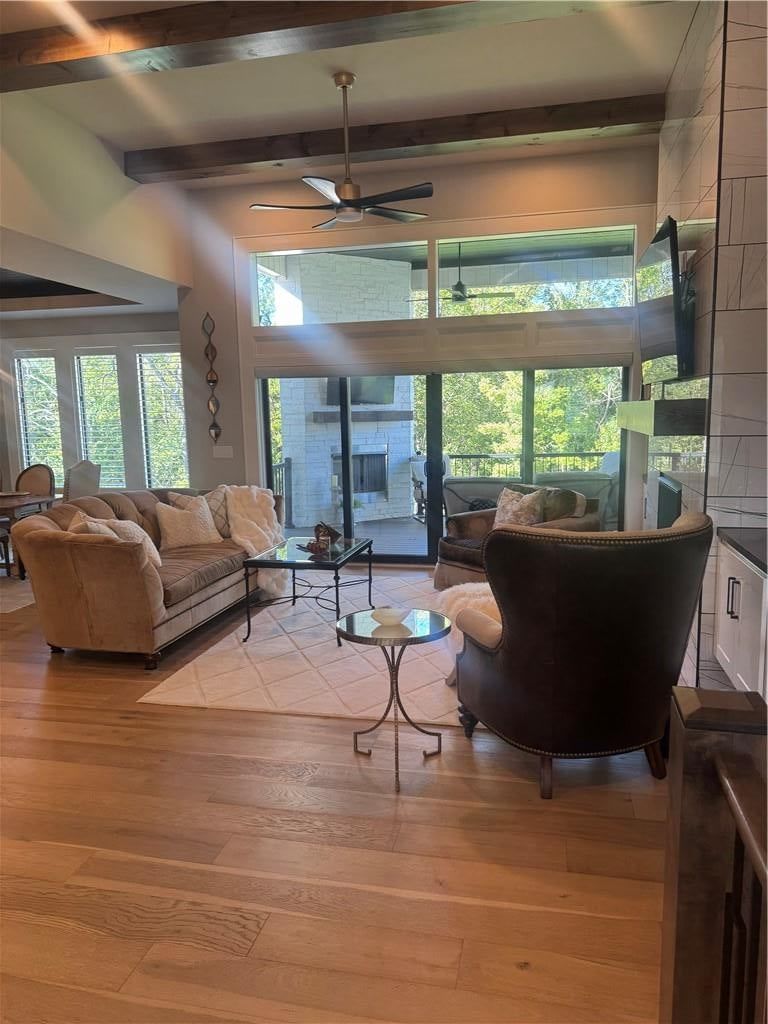Tray ceiling and accent wall at 540 South Shore Drive, Lake Winnebago, MO 64034