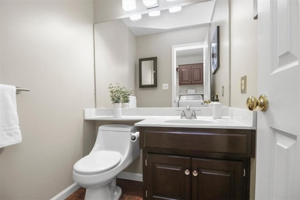Photo 16 of 30 - 2104 NW Hidden Pointe Court, Blue Springs, MO 64015
