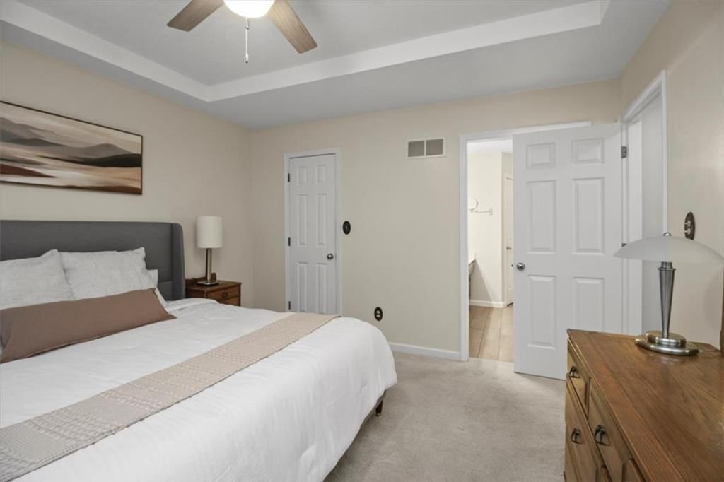 Photo 18 of 30 - 2104 NW Hidden Pointe Court, Blue Springs, MO 64015