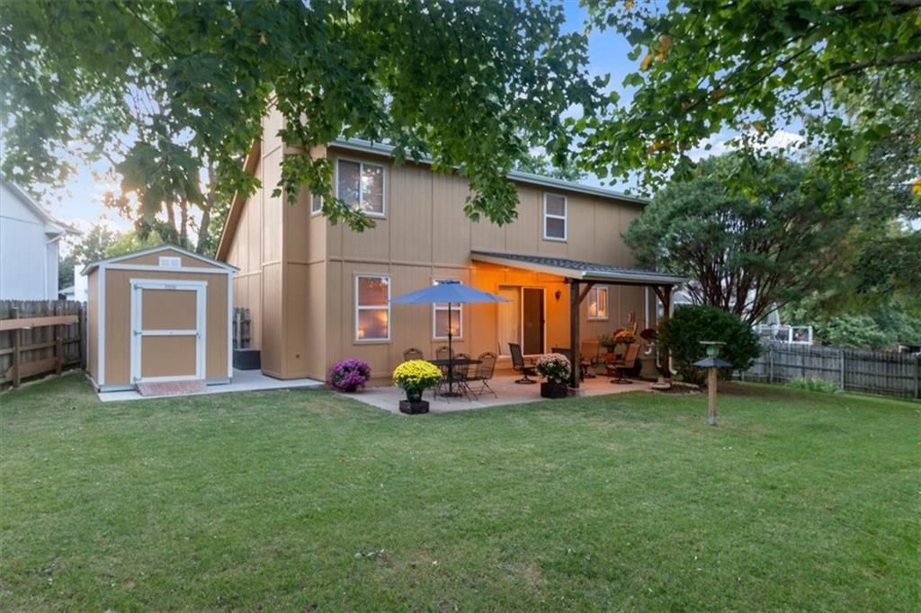 Photo 29 of 30 - 2104 NW Hidden Pointe Court, Blue Springs, MO 64015