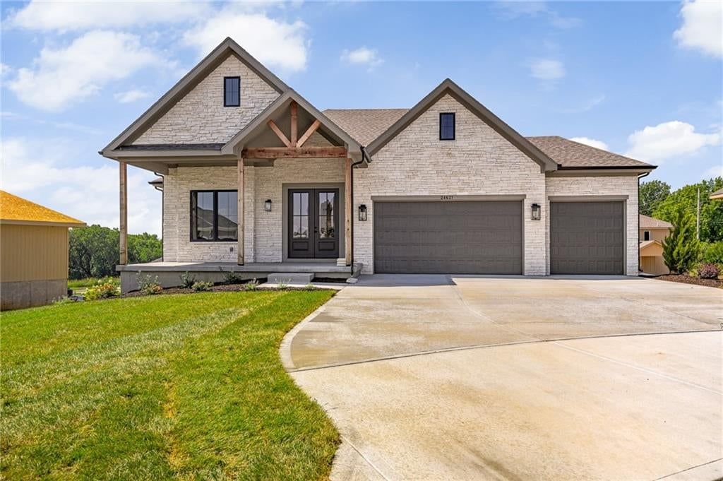 24621 W 60th Terrace, Shawnee, KS