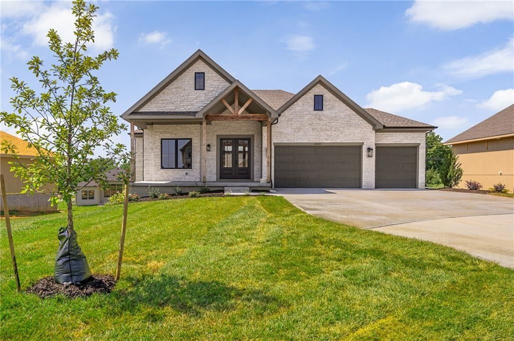 24621 W 60th Terrace, Shawnee, KS: listing photo 2