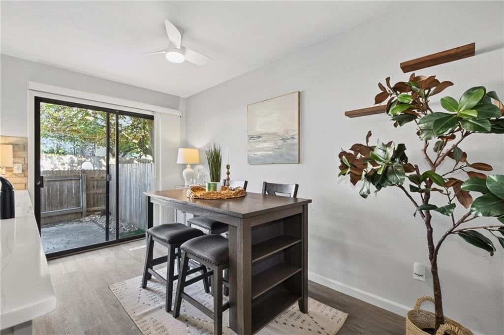 Breakfast nook at 10995 Rosehill Road, Overland Park, KS 66210