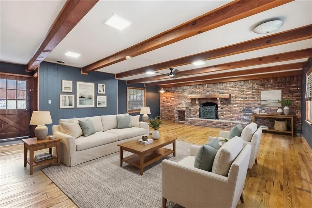 6030 Larsen Lane, Shawnee, KS