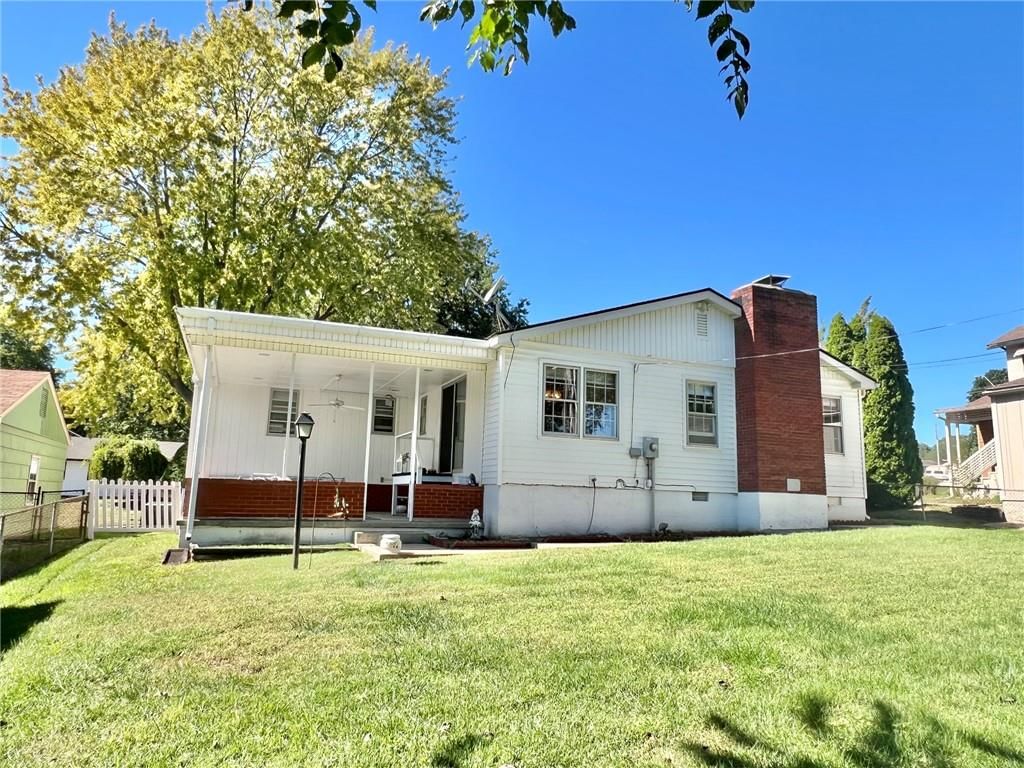 Fenced yard at 3913 S Spring Street, Independence, MO 64055