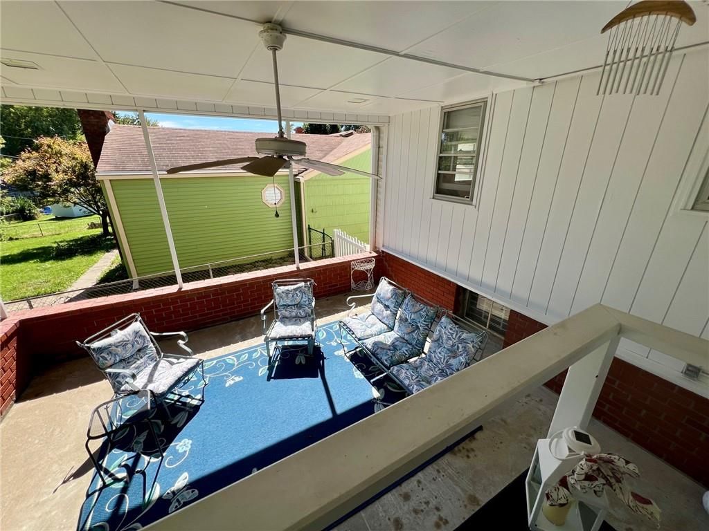 Breakfast nook at 3913 S Spring Street, Independence, MO 64055