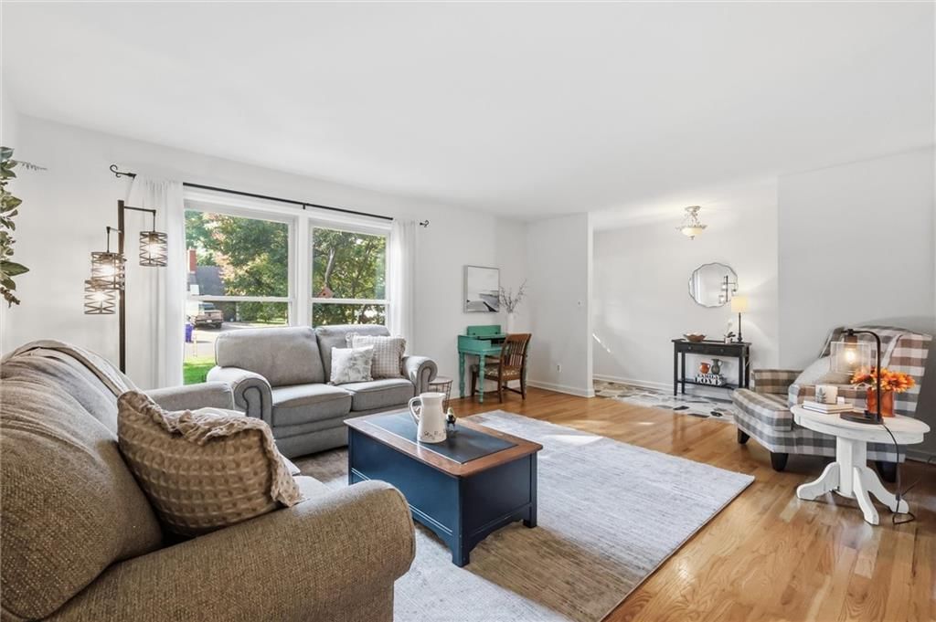Photo 8 of 35 - 7622 W 96TH Terrace, Overland Park, KS 66212