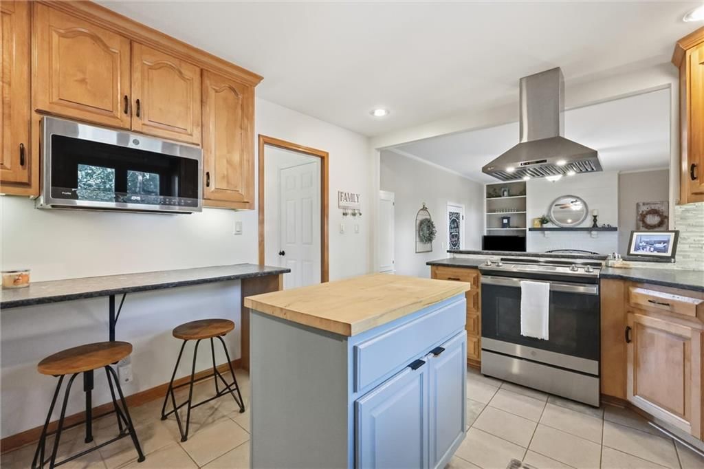 Photo 10 of 35 - 7622 W 96TH Terrace, Overland Park, KS 66212