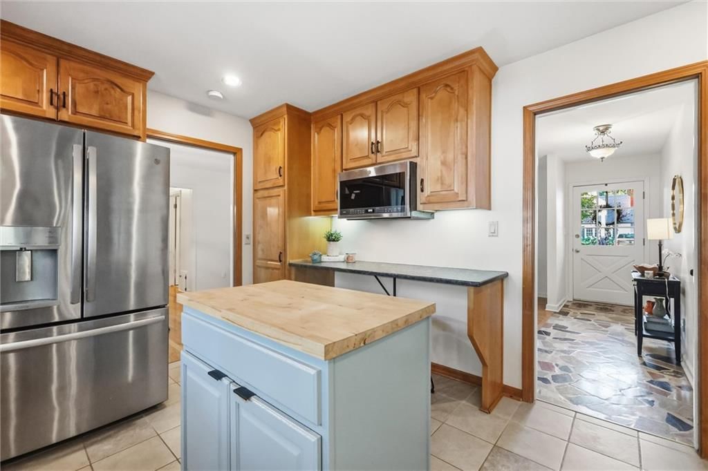 Photo 11 of 35 - 7622 W 96TH Terrace, Overland Park, KS 66212