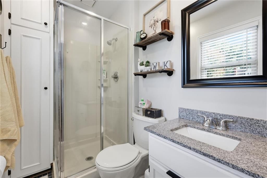 Photo 17 of 35 - 7622 W 96TH Terrace, Overland Park, KS 66212