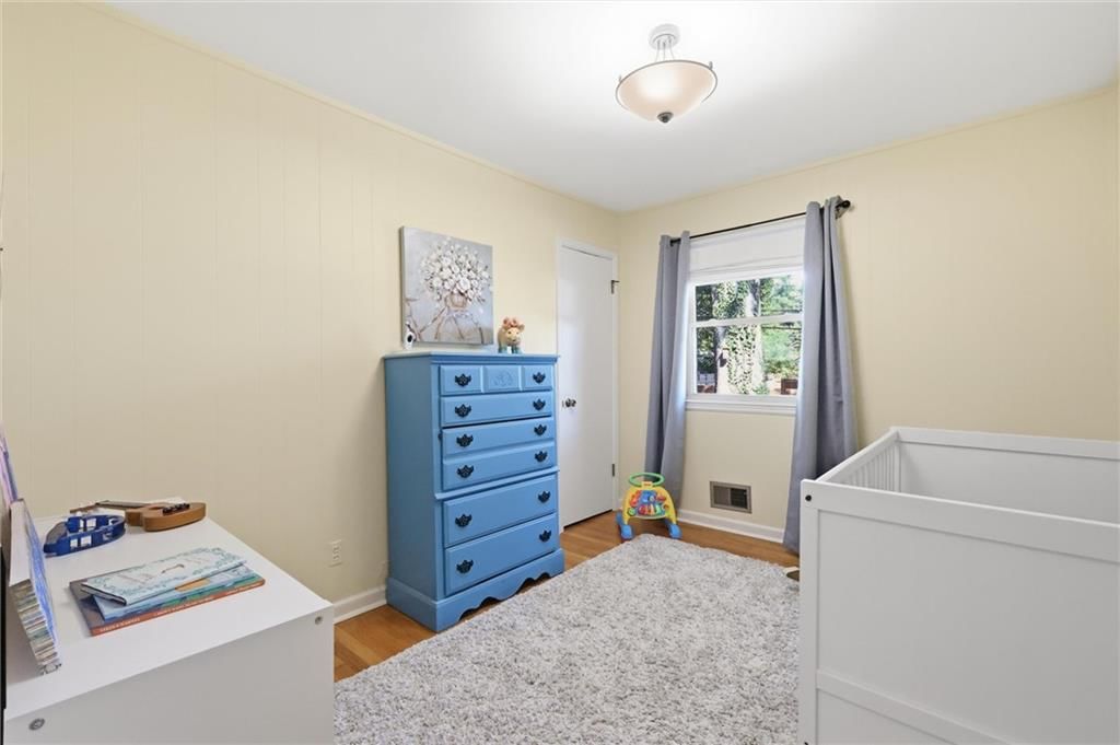 Photo 18 of 35 - 7622 W 96TH Terrace, Overland Park, KS 66212