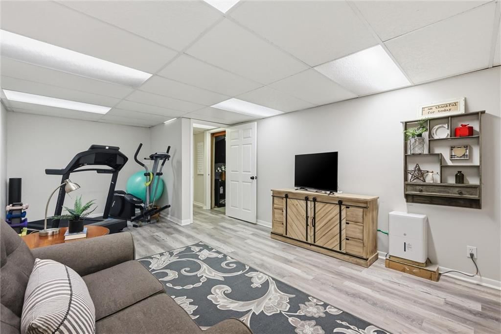 Photo 22 of 35 - 7622 W 96TH Terrace, Overland Park, KS 66212