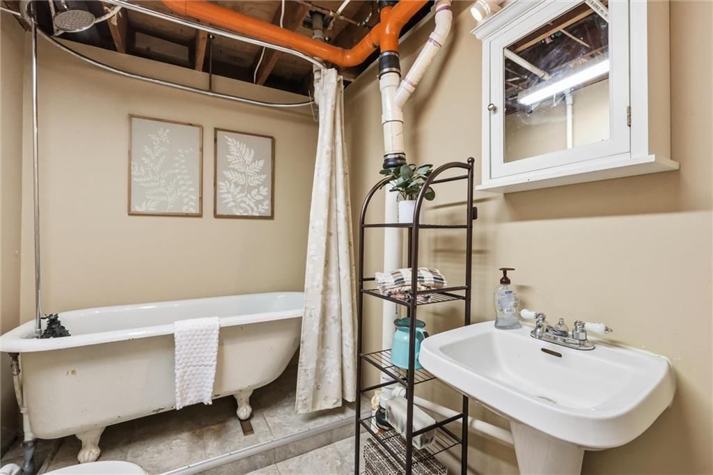 Photo 24 of 35 - 7622 W 96TH Terrace, Overland Park, KS 66212