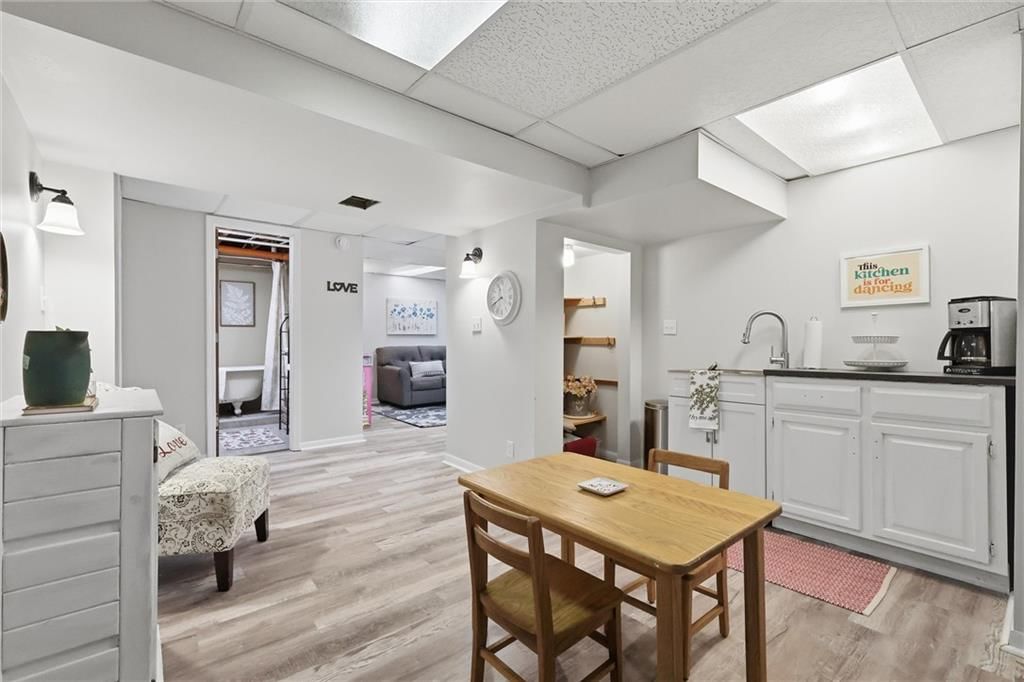 Photo 25 of 35 - 7622 W 96TH Terrace, Overland Park, KS 66212