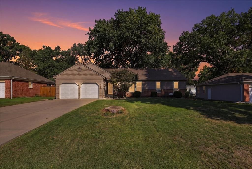 Photo 32 of 35 - 7622 W 96TH Terrace, Overland Park, KS 66212