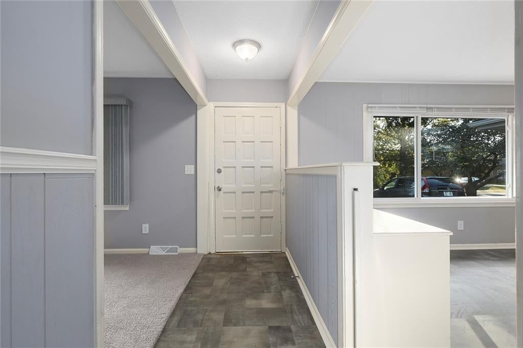 Photo 6 of 27 - 13248 Manchester Avenue, Grandview, MO 64030