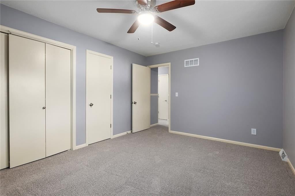 Photo 14 of 27 - 13248 Manchester Avenue, Grandview, MO 64030