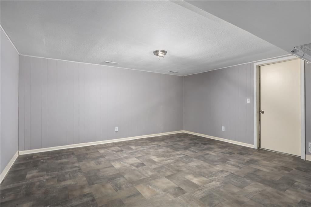 Photo 20 of 27 - 13248 Manchester Avenue, Grandview, MO 64030
