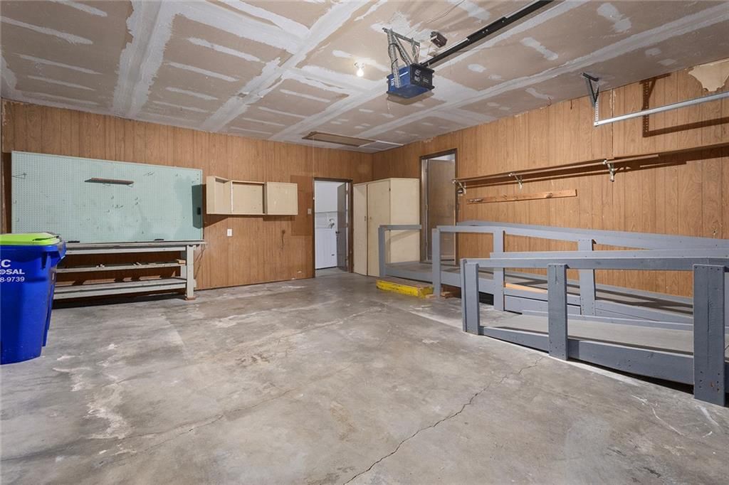 Photo 23 of 27 - 13248 Manchester Avenue, Grandview, MO 64030
