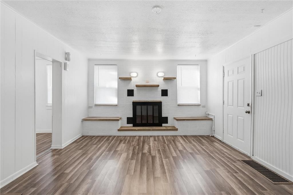 Photo 6 of 27 - 838 Ottawa Street, Leavenworth, KS 66048