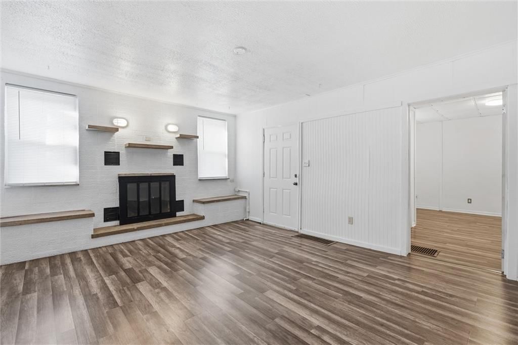 Photo 7 of 27 - 838 Ottawa Street, Leavenworth, KS 66048