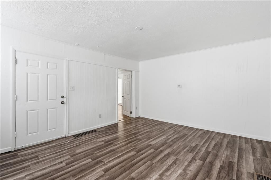 Photo 8 of 27 - 838 Ottawa Street, Leavenworth, KS 66048
