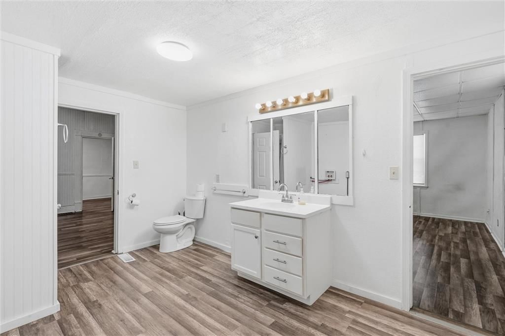 Photo 18 of 27 - 838 Ottawa Street, Leavenworth, KS 66048