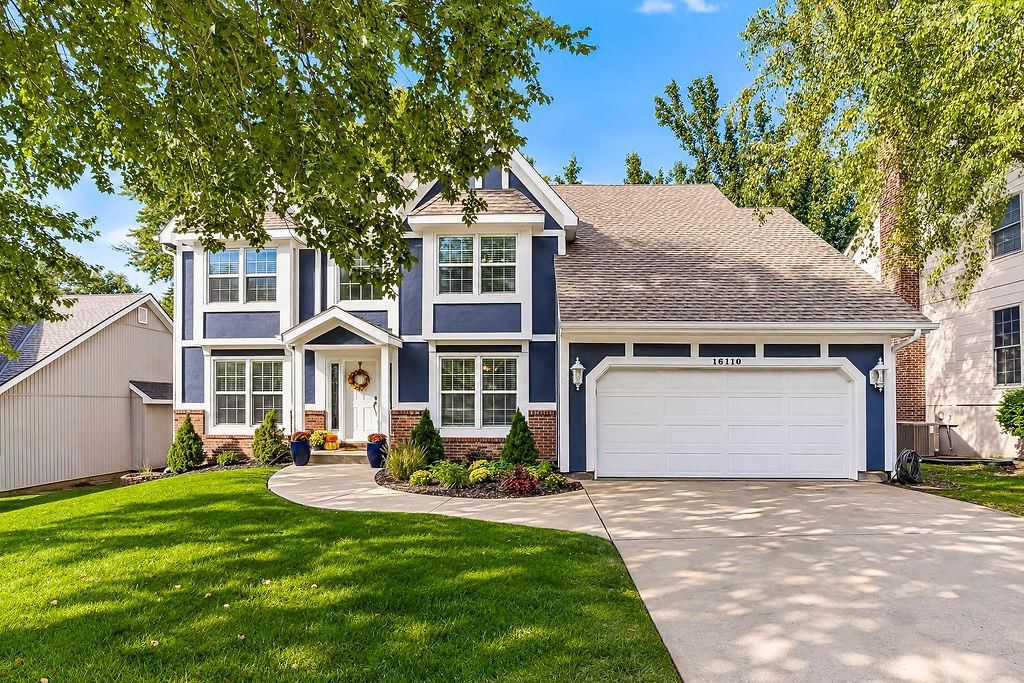 16110 W 82nd Place, Lenexa, KS