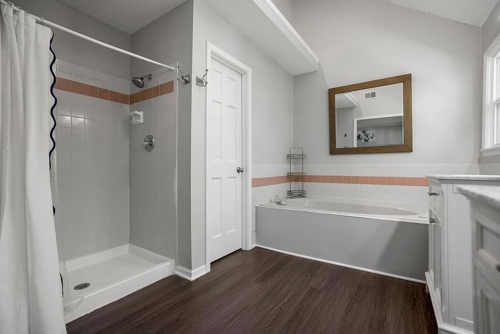 Tiled shower at 16110 W 82nd Place, Lenexa, KS 66219